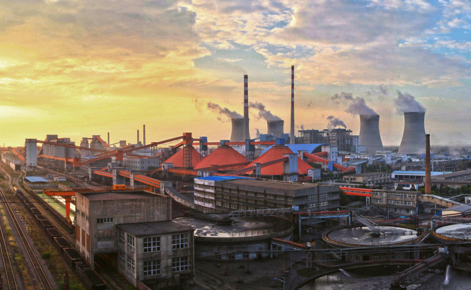 入夏以来，全国多地持续遭遇高温 “烤” 验