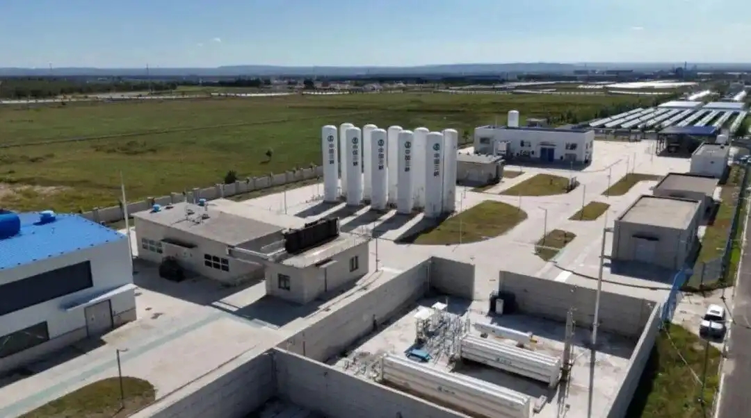 三峡集团绿氢制储运加一体化示范项目在内蒙古完成调试：构建 "氢电耦合" 新模式