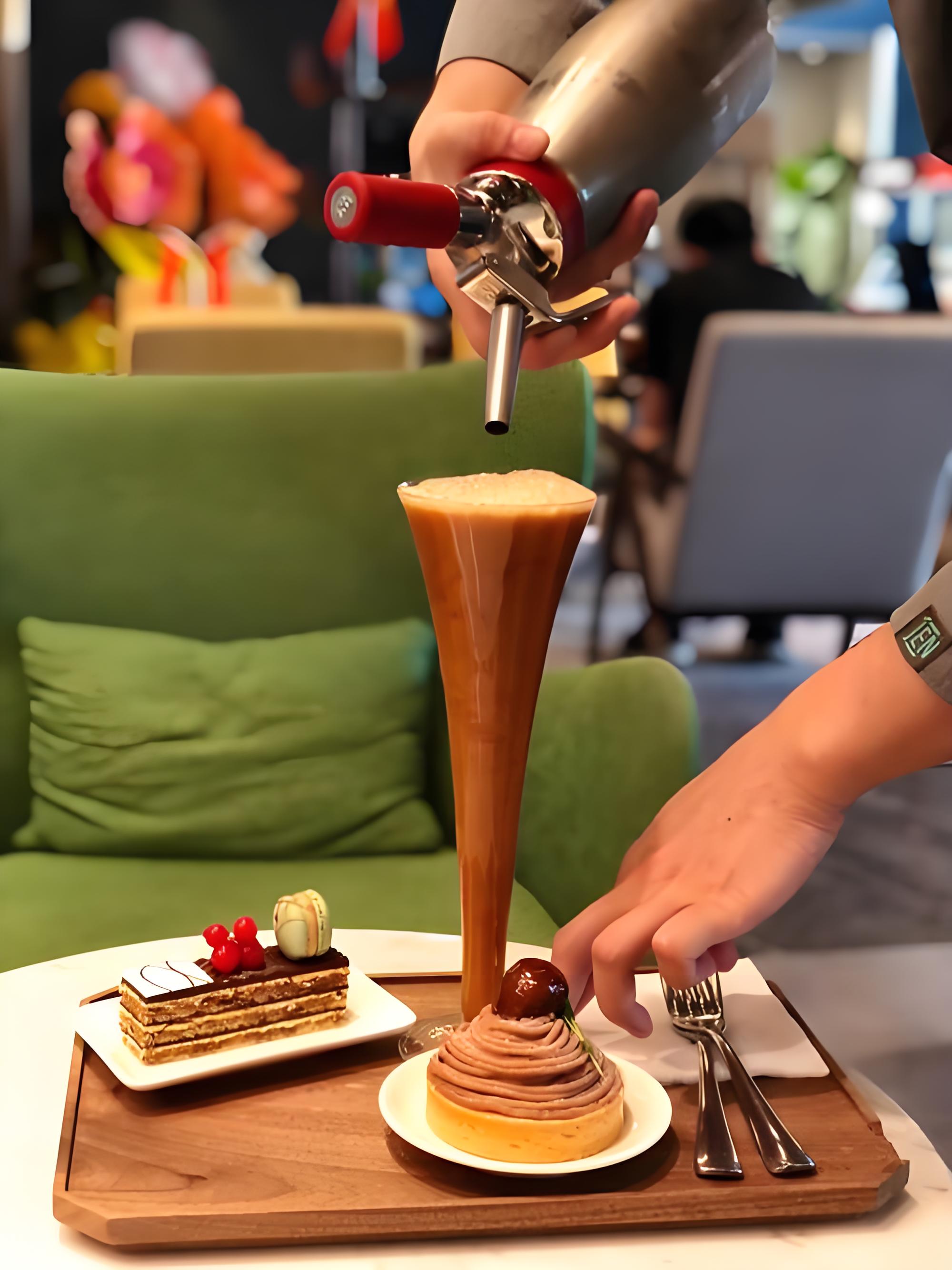 绵密瀑布背后的物理——氮气饮品的气泡科学与口感密码