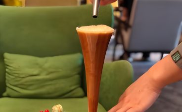 绵密瀑布背后的物理——氮气饮品的气泡科学与口感密码