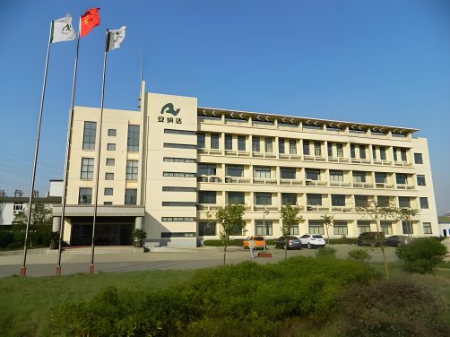 主业亏损、产能利用率不足五成,安纳达33亿押注“钛白粉-磷酸铁”联产能否破局?